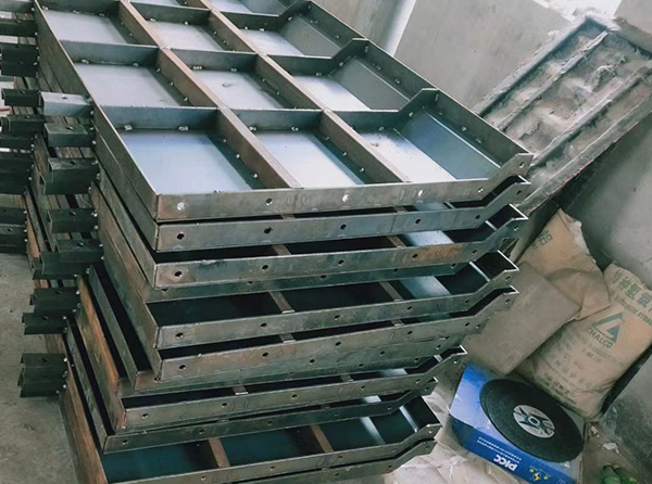 公路防撞墻模具