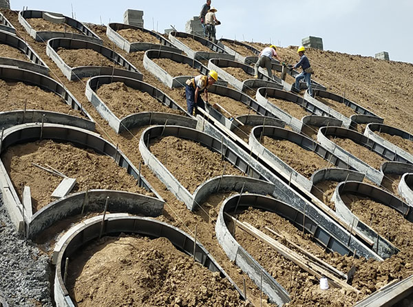 高速公路護(hù)坡模具