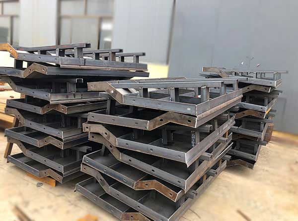 新澤西護欄鋼模具